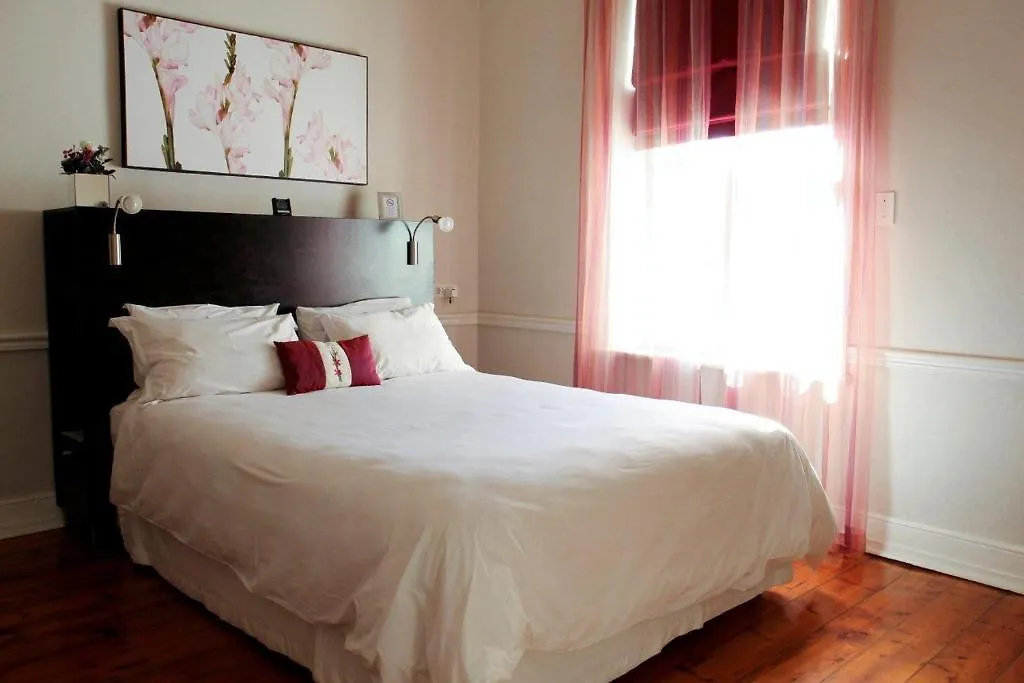 Nine Flowers Guest House Cape Town