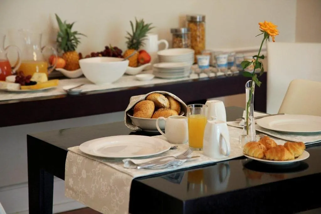Nine Flowers Guest House Cape Town