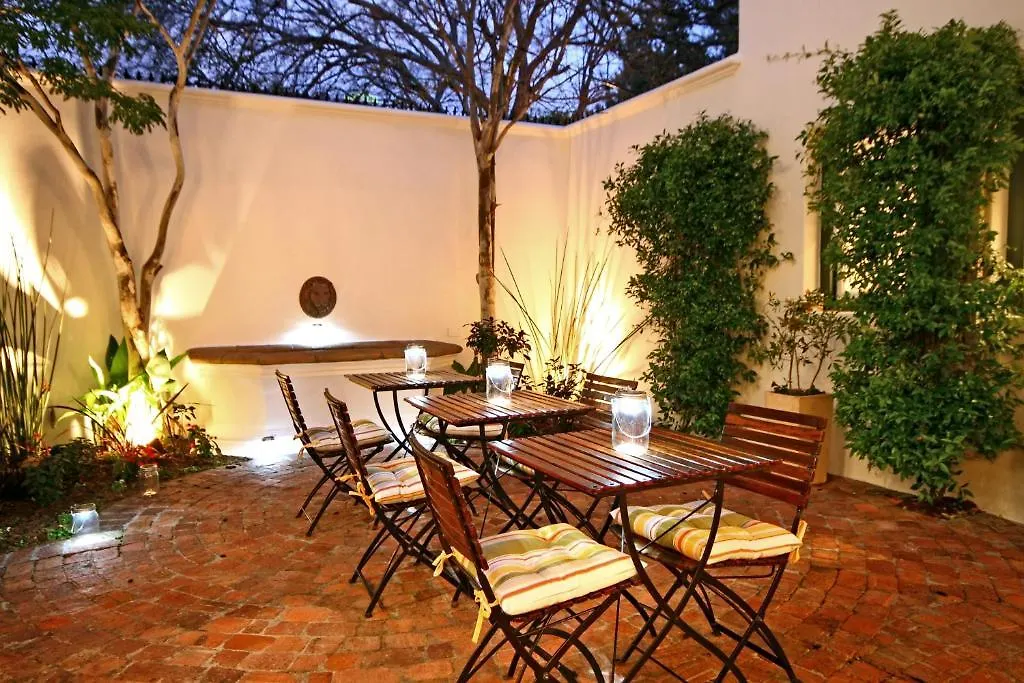Nine Flowers Guest House Cape Town