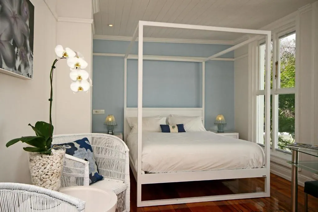 Nine Flowers Guest House Cape Town
