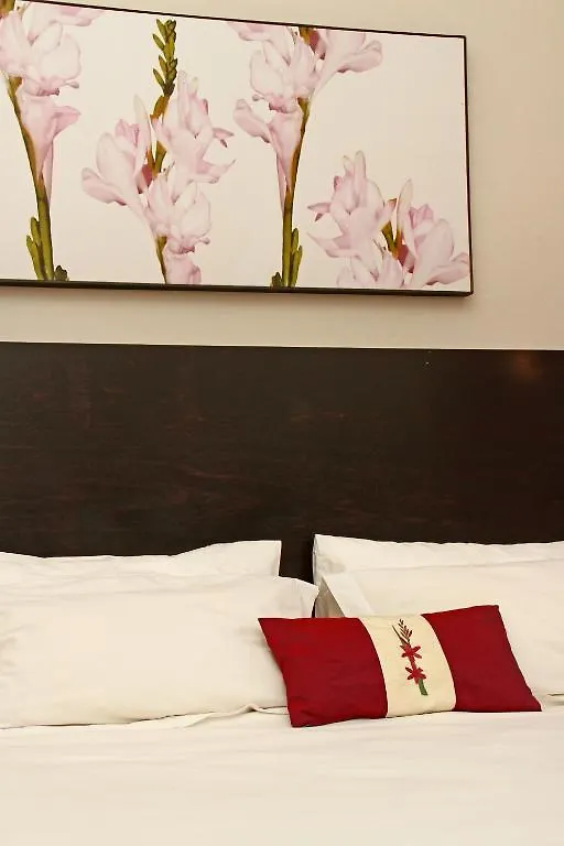 Nine Flowers Guest House Cape Town