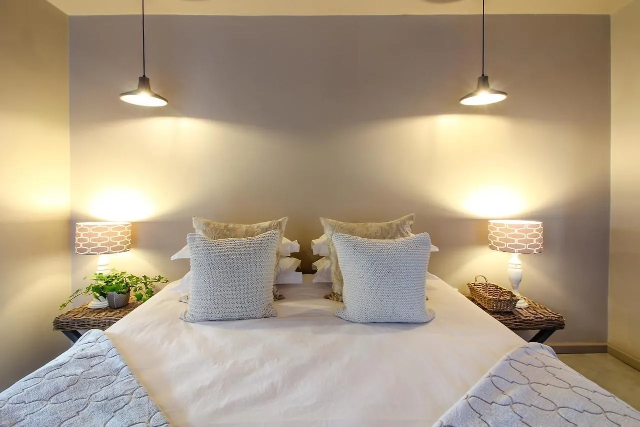 Nine Flowers Guest House Cape Town Güney Afrika