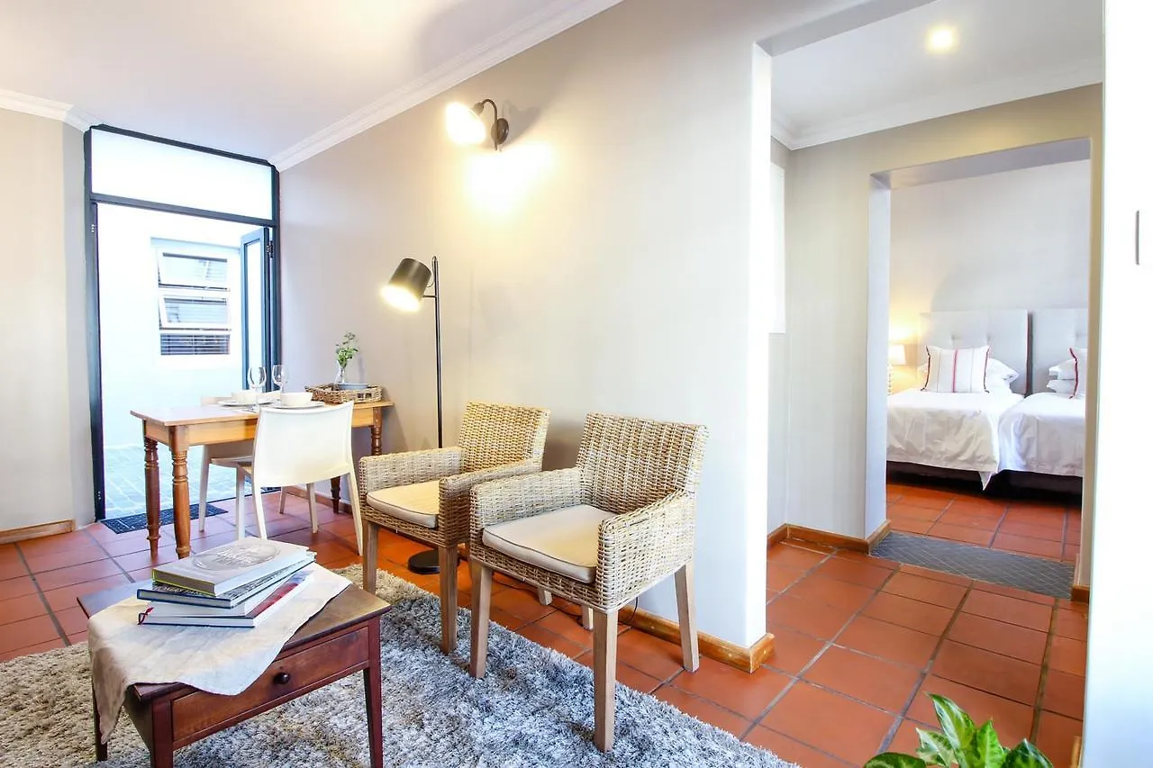 Nine Flowers Guest House Cape Town