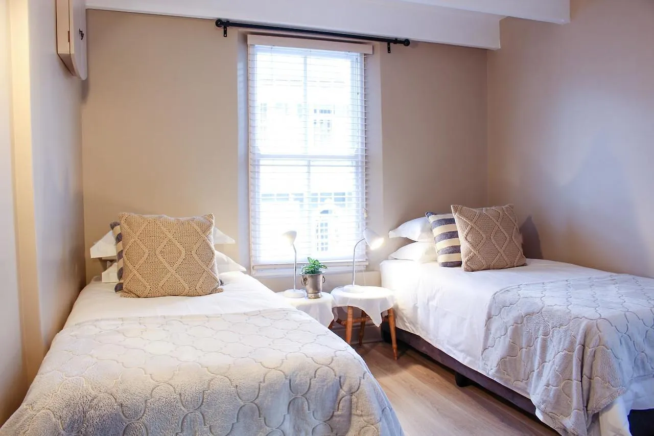 Nine Flowers Guest House Cape Town