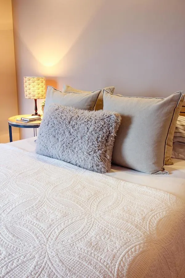Nine Flowers Guest House Cape Town