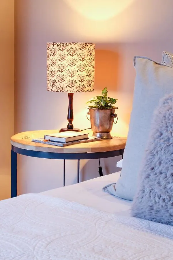 Nine Flowers Guest House Cape Town