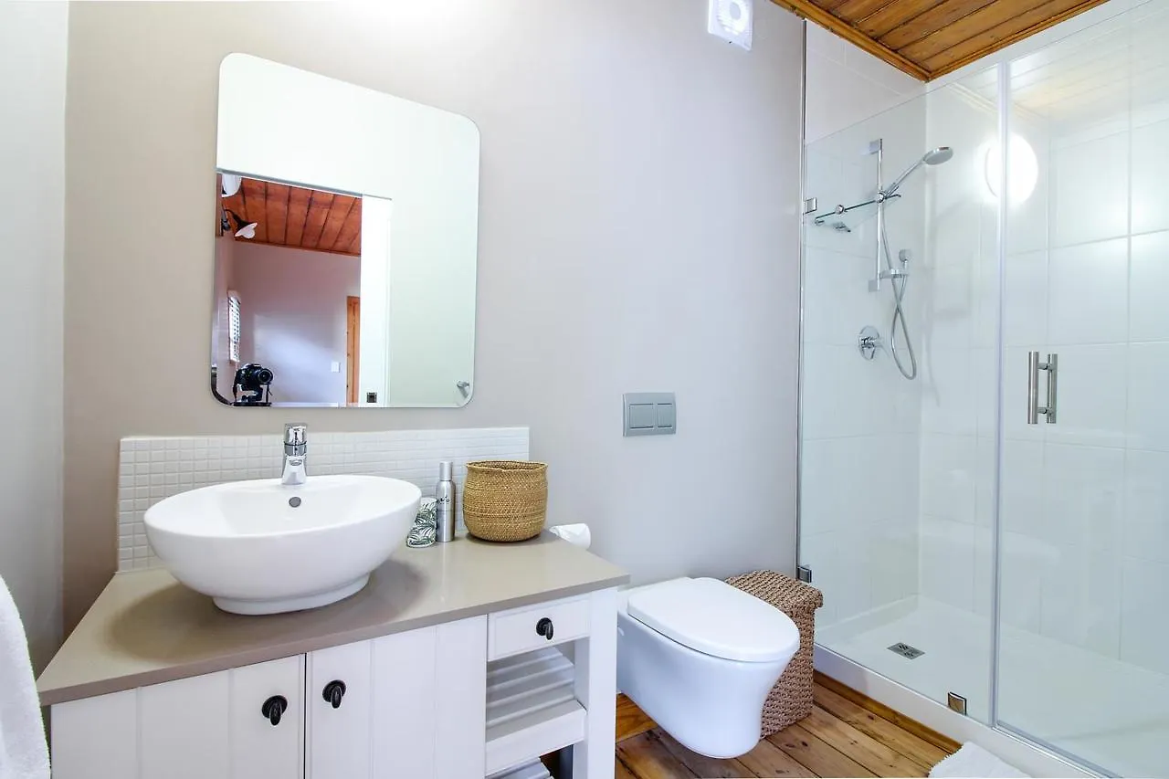 Nine Flowers Guest House Cape Town