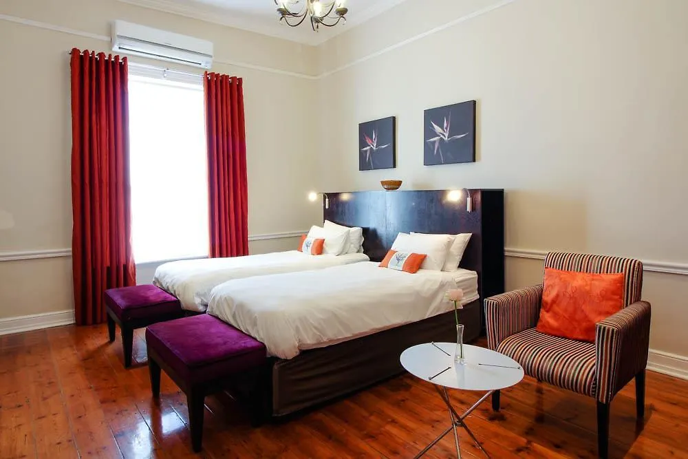 Nine Flowers Guest House Cape Town 3*,